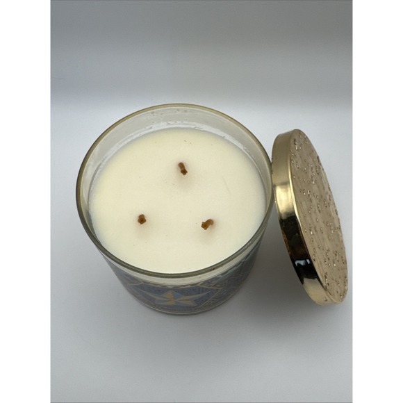 Rare Bath & Body Works VANILLA SNOWFLAKE Large 3-Wick Scented Wax Candle - Picture 2 of 3